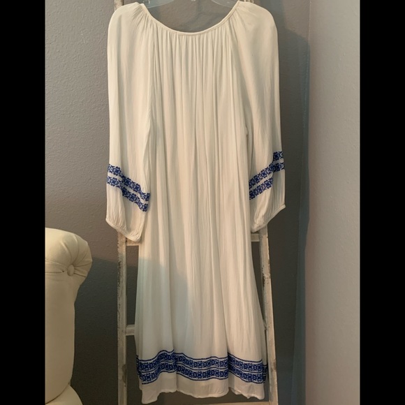 Gibson Latimer white and blue embroidered dress - Picture 2 of 3